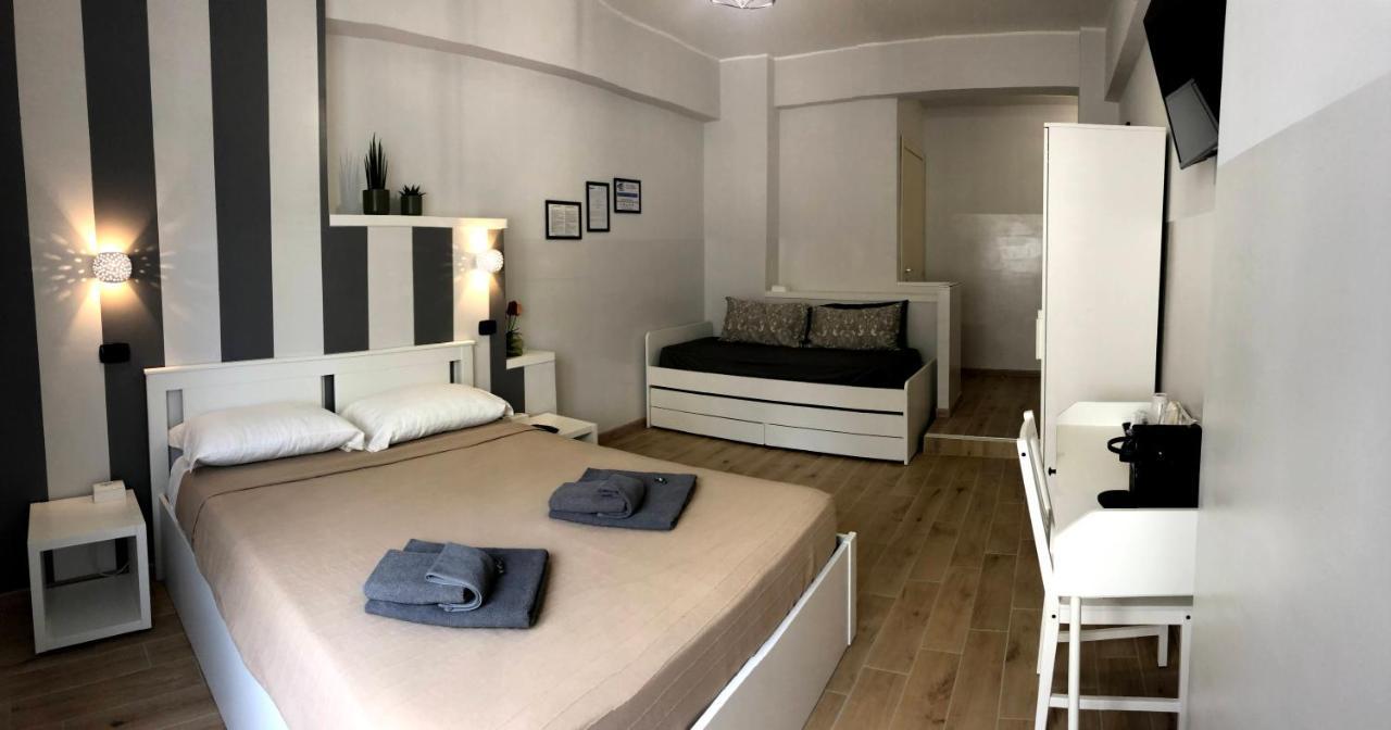 Avec Moi Roma Bed & Breakfast Exterior photo